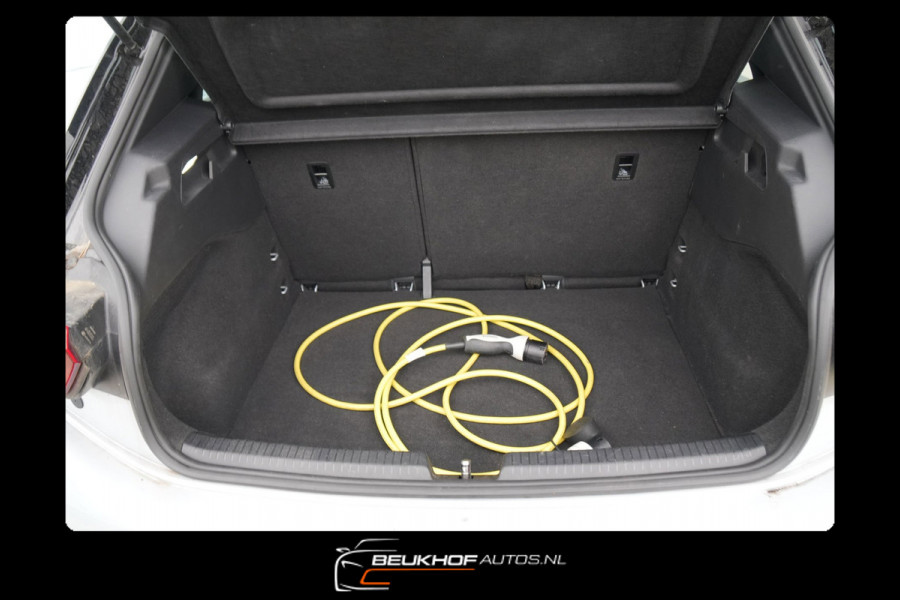 Volkswagen ID.3 Life 58 kWh Navi Carplay Adapt Cr Soh 92.7%