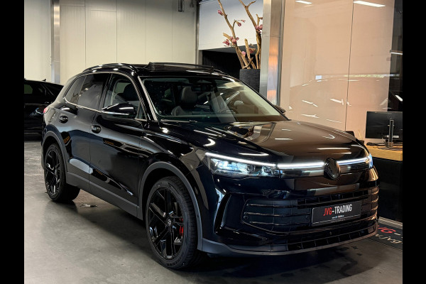 Volkswagen Tiguan 1.5 eTSI Panorama Blackstyle Camera Trekhaak Elec.