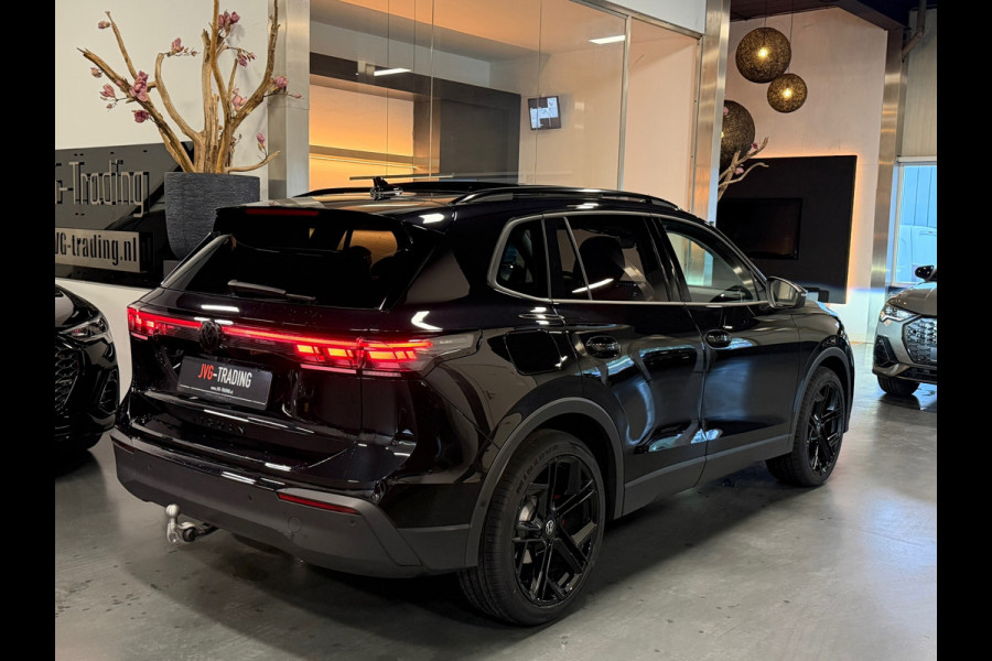 Volkswagen Tiguan 1.5 eTSI Panorama Blackstyle Camera Trekhaak Elec.