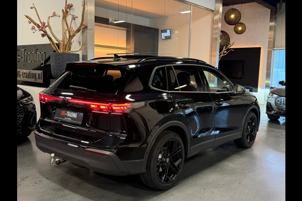 Volkswagen Tiguan 1.5 eTSI Panorama Blackstyle Camera Trekhaak Elec.
