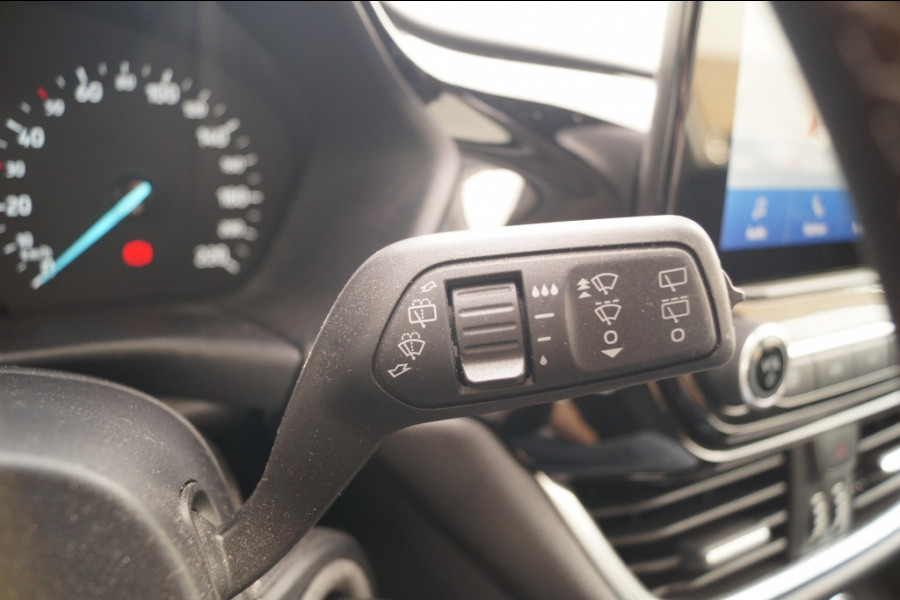 Ford Fiesta 1.0 EcoBoost 124pk Hybrid Titanium -NAVI-PDC-