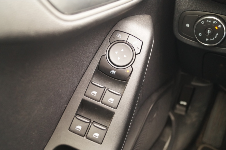 Ford Fiesta 1.0 EcoBoost 124pk Hybrid Titanium -NAVI-PDC-