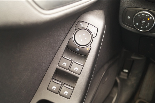 Ford Fiesta 1.0 EcoBoost 124pk Hybrid Titanium -NAVI-PDC-