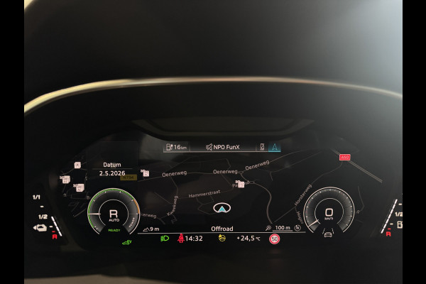 Audi Q3 Sportback 45 TFSI e S-line | Trekhaak | Camera | Chronosgrau | Matrix | Elektr. stoelen | Dodehoek | 1e eigenaar