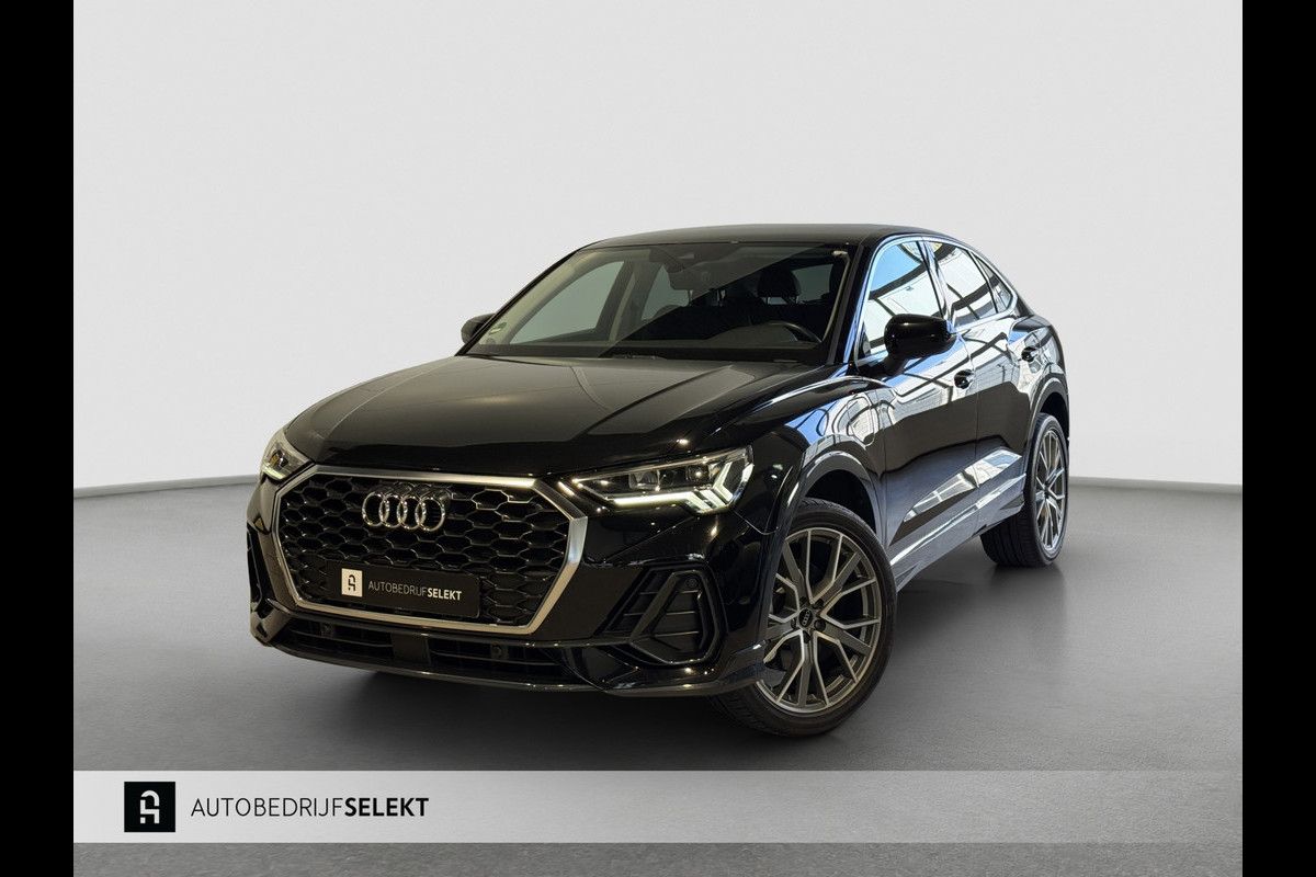 Audi Q3 Sportback 45 TFSI e S-line | 20 inch | LED | Carplay | Dodehoek | Alcantara | Virtual | Stoelverwarming | ACC | 1e eig.