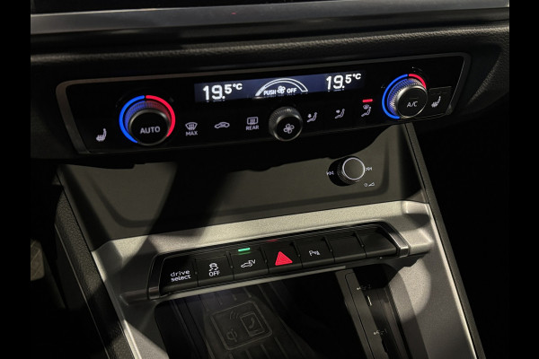 Audi Q3 Sportback 45 TFSI e S-line | 20 inch | LED | Carplay | Dodehoek | Alcantara | Virtual | Stoelverwarming | ACC | 1e eig.