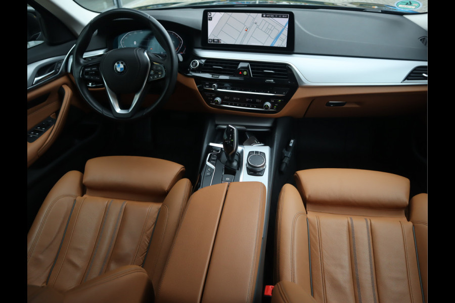 BMW 5 Serie Touring 520i High Executive Edition Trekhaak/ Stoelverw. / Leder / Voorzien van 2 jaar Apk