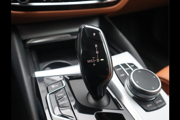 BMW 5 Serie Touring 520i High Executive Edition Trekhaak/ Stoelverw. / Leder / Voorzien van 2 jaar Apk