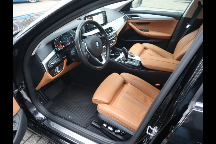 BMW 5 Serie Touring 520i High Executive Edition Trekhaak/ Stoelverw. / Leder / Voorzien van 2 jaar Apk
