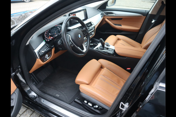 BMW 5 Serie Touring 520i High Executive Edition Trekhaak/ Stoelverw. / Leder / Voorzien van 2 jaar Apk