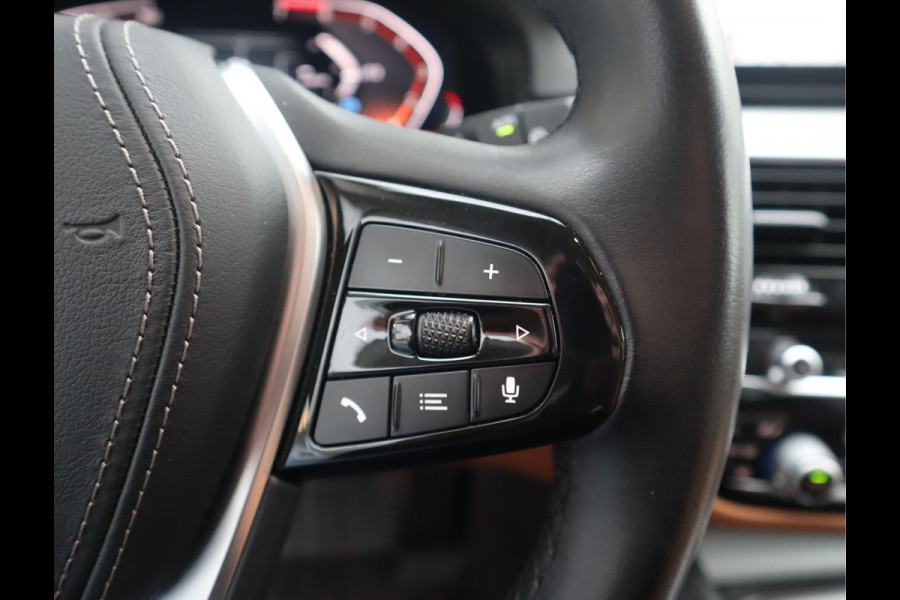 BMW 5 Serie Touring 520i High Executive Edition Trekhaak/ Stoelverw. / Leder / Voorzien van 2 jaar Apk