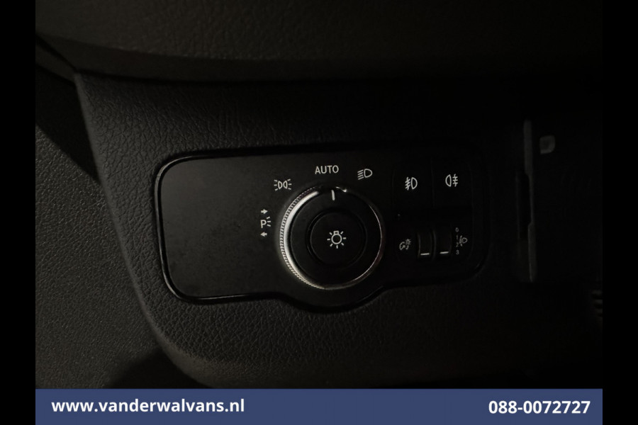 Mercedes-Benz Sprinter 316 CDI 163pk L2H2 Euro6 Airco | Camera | Apple Carplay | Android Auto Cruisecontrol, 2800kg trekvermogen, parkeersensoren