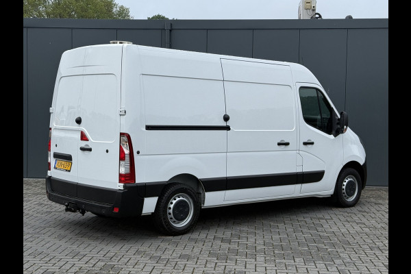 Opel Movano 2.3 Turbo 150 PK / L2H2 / 1e EIG. / TREKHAAK / 3-ZITS / AIRCO / CRUISE / INRICHTING / LED / 2500 KG AHG