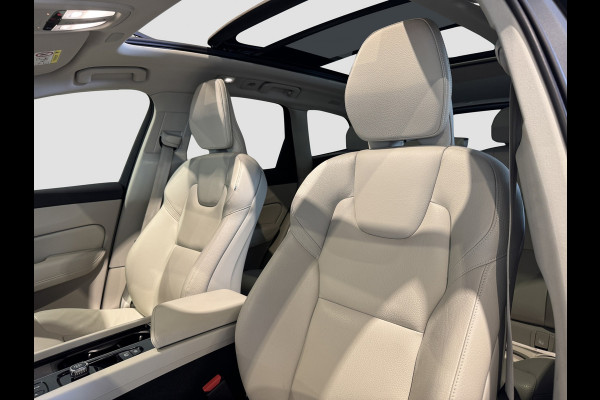 Volvo XC60 2.0 T6 | Pano | Trekhaak | Nieuw model | Thunder Grey | Apple Carplay | Plug-in hyrbid | Camera | Eerste eigenaar