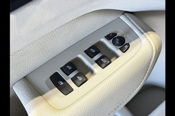 Volvo XC60 2.0 T6 | Pano | Trekhaak | Nieuw model | Thunder Grey | Apple Carplay | Plug-in hyrbid | Camera | Eerste eigenaar