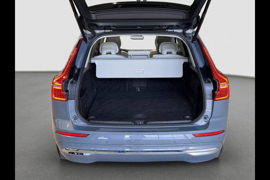 Volvo XC60 2.0 T6 | Pano | Trekhaak | Nieuw model | Thunder Grey | Apple Carplay | Plug-in hyrbid | Camera | Eerste eigenaar