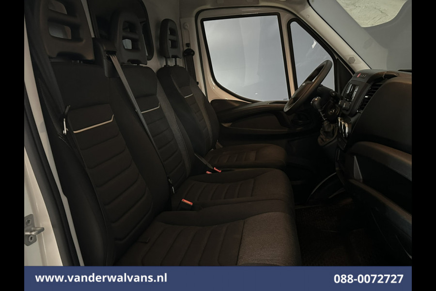 Iveco Daily 35S16 2.3 157pk L3H2 Euro6 Airco | Parkeersensoren | 3500kg trekvermogen Bijrijdersbank