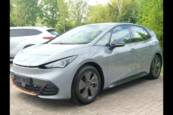 CUPRA Born Edition 62 kWh | Stoelverwarming | Camera | Stuurwielverwarming | Lichtmetalen velgen | Apple Carplay/Android Auto | 18 inch LMV |