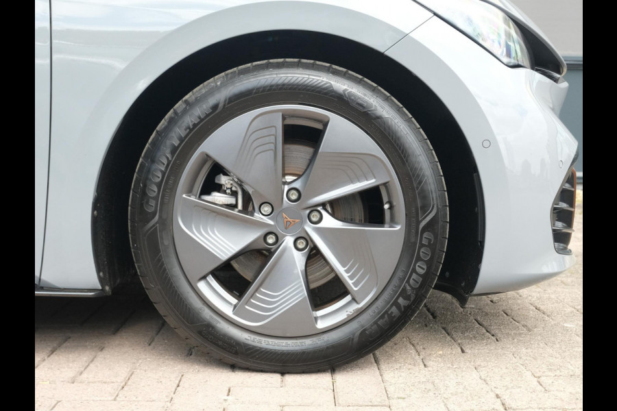 CUPRA Born Edition 62 kWh | Stoelverwarming | Camera | Stuurwielverwarming | Lichtmetalen velgen | Apple Carplay/Android Auto | 18 inch LMV |