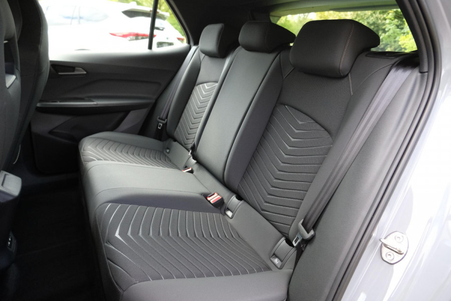 CUPRA Born Edition 62 kWh | Stoelverwarming | Camera | Stuurwielverwarming | Lichtmetalen velgen | Apple Carplay/Android Auto | 18 inch LMV |