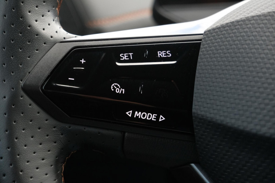 CUPRA Born Edition 62 kWh | Stoelverwarming | Camera | Stuurwielverwarming | Lichtmetalen velgen | Apple Carplay/Android Auto | 18 inch LMV |