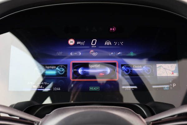 Mercedes-Benz EQE SUV 350 4MATIC AMG Line Premium+ 91 kWh | Luchtvering | Hyperscreen | Achterasbesturing | Distronic+ | Panoramadak | Burmester | Digital Light | Surround Camera | 22kW | Warmtepomp |