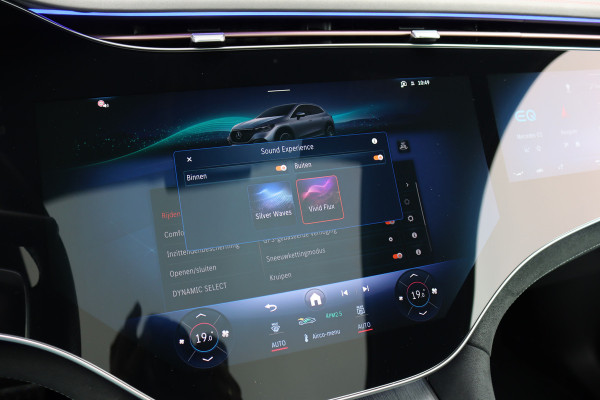 Mercedes-Benz EQE SUV 350 4MATIC AMG Line Premium+ 91 kWh | Luchtvering | Hyperscreen | Achterasbesturing | Distronic+ | Panoramadak | Burmester | Digital Light | Surround Camera | 22kW | Warmtepomp |