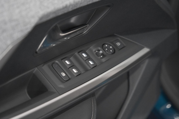 Peugeot E-3008 Allure 73 kWh | 11 KW Lader | Camera | Panoramic Navigation pack