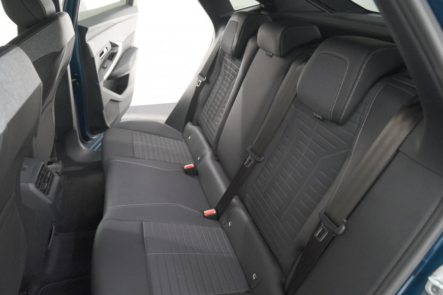 Peugeot E-3008 Allure 73 kWh | 11 KW Lader | Camera | Panoramic Navigation pack
