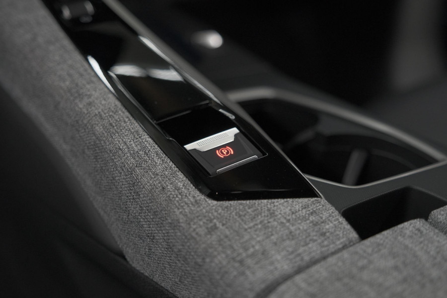 Peugeot E-3008 Allure 73 kWh | 11 KW Lader | Camera | Panoramic Navigation pack