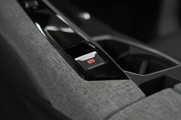 Peugeot E-3008 Allure 73 kWh | 11 KW Lader | Camera | Panoramic Navigation pack