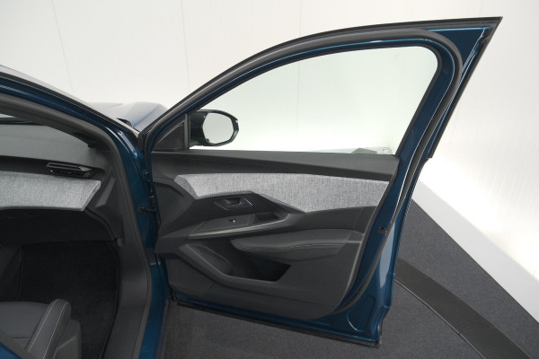 Peugeot E-3008 Allure 73 kWh | 11 KW Lader | Camera | Panoramic Navigation pack