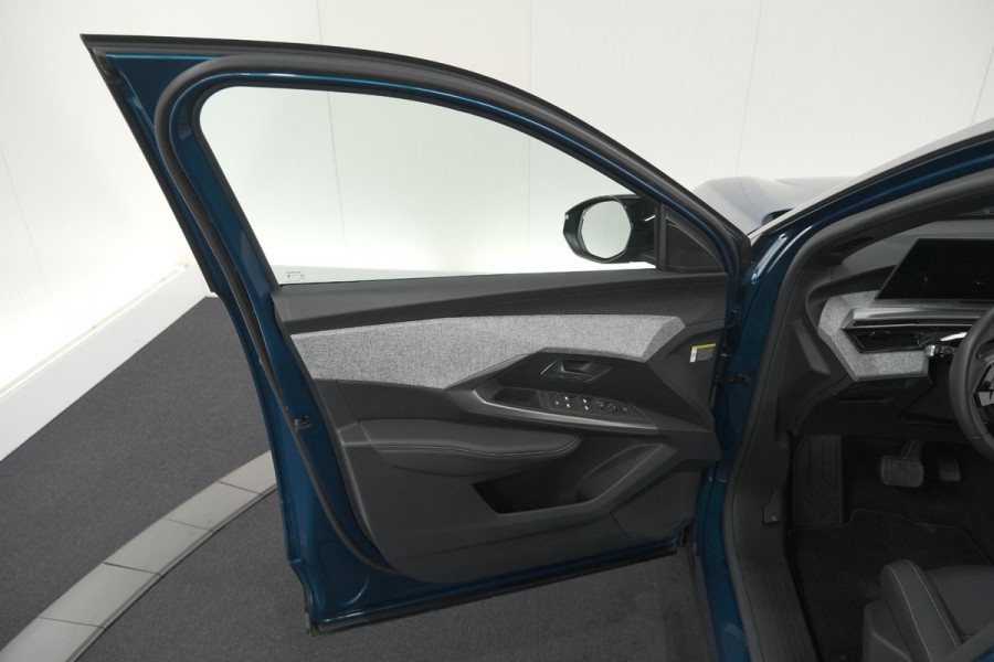 Peugeot E-3008 Allure 73 kWh | 11 KW Lader | Camera | Panoramic Navigation pack