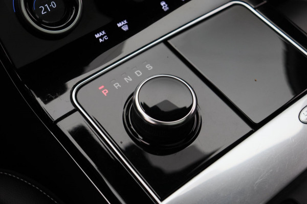 Land Rover Range Rover Velar 2.0 I4 Turbo * R-Dynamic * SE 300PK Trekhaak Pano/dak