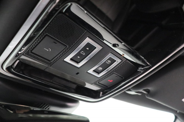 Land Rover Range Rover Velar 2.0 I4 Turbo * R-Dynamic * SE 300PK Trekhaak Pano/dak