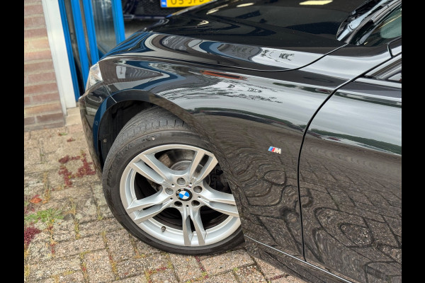 BMW 3 Serie Touring 318i M Sport 2019 AUT PANO CAMERA NAP!