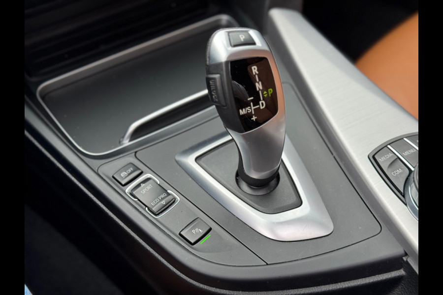 BMW 3 Serie Touring 318i M Sport 2019 AUT PANO CAMERA NAP!