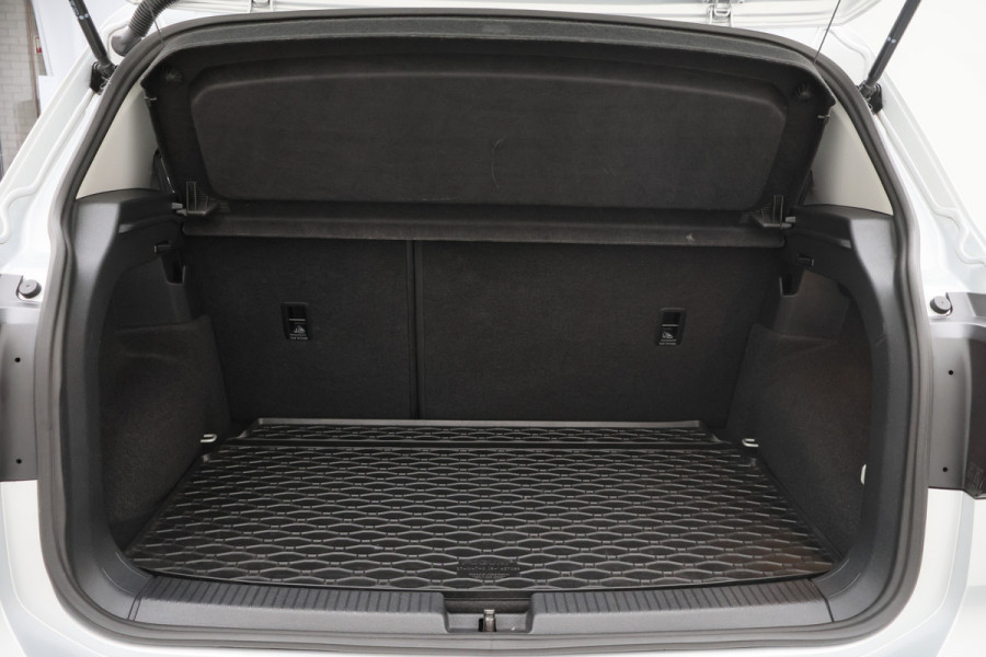 Volkswagen T-Cross 1.0 TSI DSG Style Virtual Cockpit, ACC, Apple Carplay, Camera, LED, DAB, Trekhaak, 17''