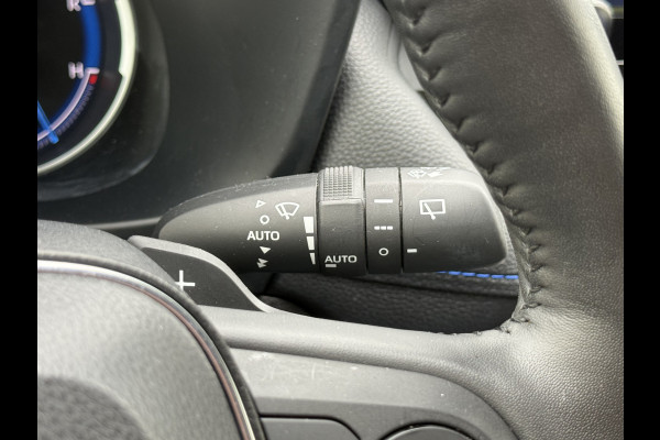 Toyota RAV4 2.5 Hybrid Bi-Tone | ACC | CarPlay | Keyless | Camera | 18 inch
