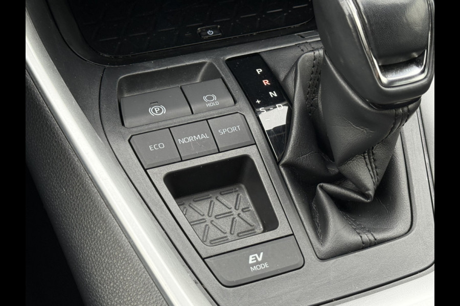 Toyota RAV4 2.5 Hybrid Bi-Tone | ACC | CarPlay | Keyless | Camera | 18 inch