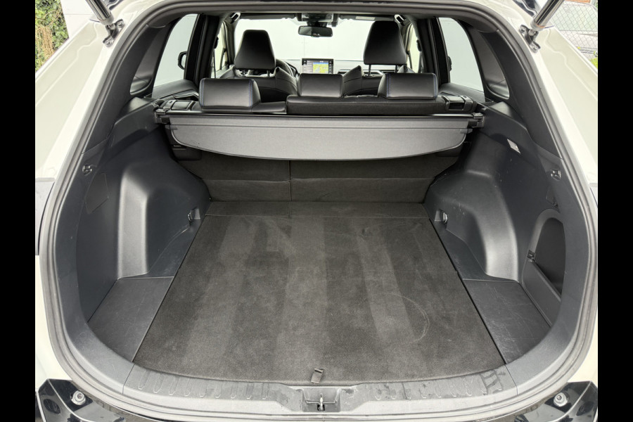 Toyota RAV4 2.5 Hybrid Bi-Tone | ACC | CarPlay | Keyless | Camera | 18 inch