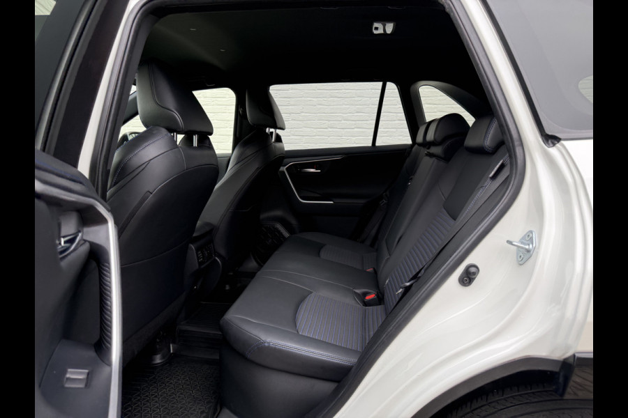Toyota RAV4 2.5 Hybrid Bi-Tone | ACC | CarPlay | Keyless | Camera | 18 inch