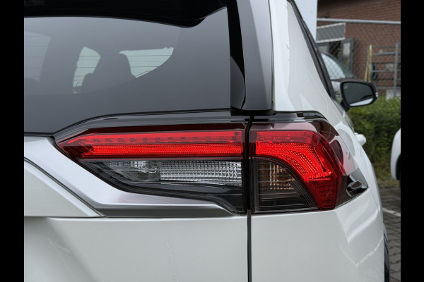 Toyota RAV4 2.5 Hybrid Bi-Tone | ACC | CarPlay | Keyless | Camera | 18 inch