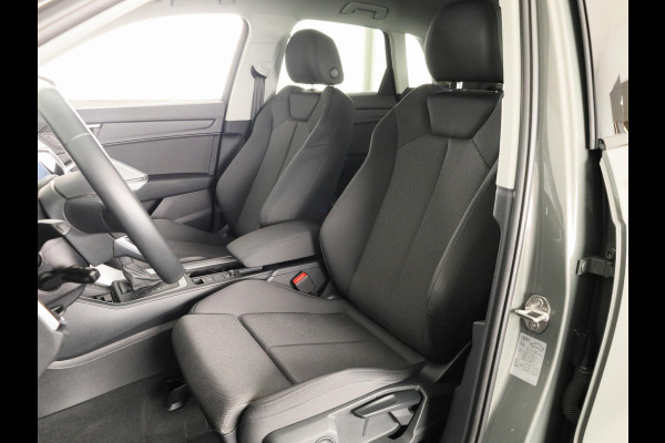 Audi Q3 45 TFSI e S edition 245pk | Trekhaak | Stoelverwarming | Elek. klep | Keyless | ACC | 19inch | S-line Exterieur |