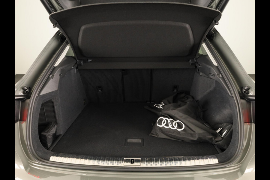 Audi Q3 45 TFSI e S edition 245pk | Trekhaak | Stoelverwarming | Elek. klep | Keyless | ACC | 19inch | S-line Exterieur |