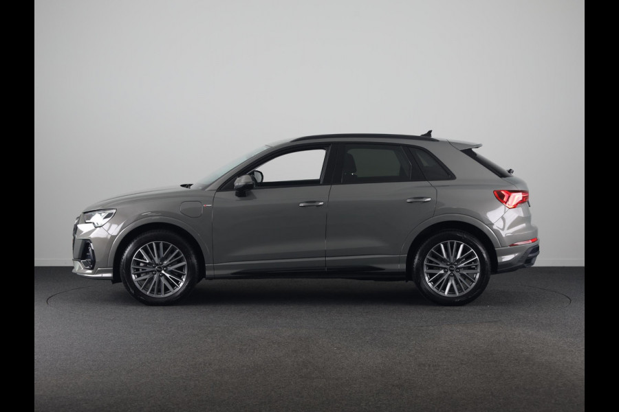 Audi Q3 45 TFSI e S edition 245pk | Trekhaak | Stoelverwarming | Elek. klep | Keyless | ACC | 19inch | S-line Exterieur |