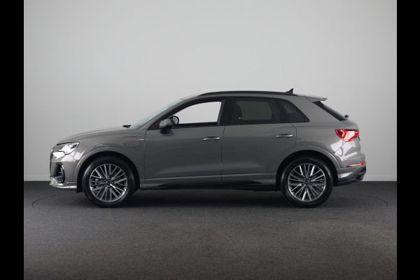 Audi Q3 45 TFSI e S edition 245pk | Trekhaak | Stoelverwarming | Elek. klep | Keyless | ACC | 19inch | S-line Exterieur |