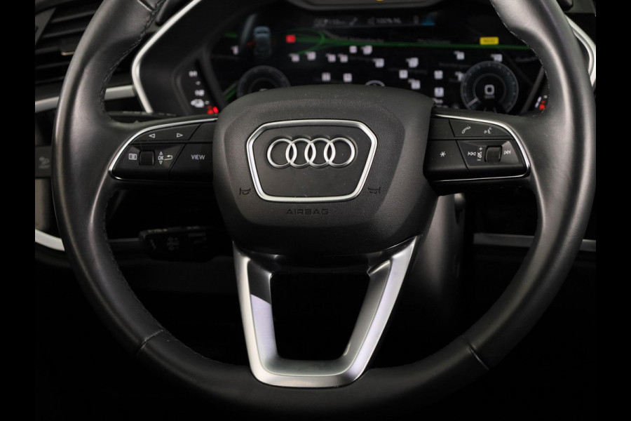 Audi Q3 45 TFSI e S edition 245pk | Trekhaak | Stoelverwarming | Elek. klep | Keyless | ACC | 19inch | S-line Exterieur |