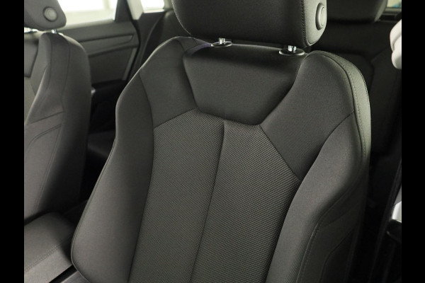 Audi Q3 45 TFSI e S edition 245pk | Trekhaak | Stoelverwarming | Elek. klep | Keyless | ACC | 19inch | S-line Exterieur |