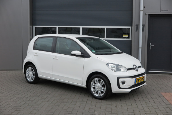Volkswagen up! 1.0 BMT high up! (Facelift) , Cruise control , Parkeersensor, Navi via APP, Lichtmetalen velgen, Telefoon integratie , Nieuwe APK , etc. Onderhoudshistorie vanaf 30.000 km hier volledig bekend en recent.